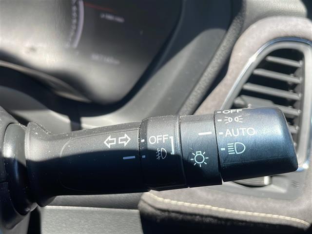 【　オートライト　】オートライトなのでライトの点け忘れを気にすることなく運転が出来ます♪