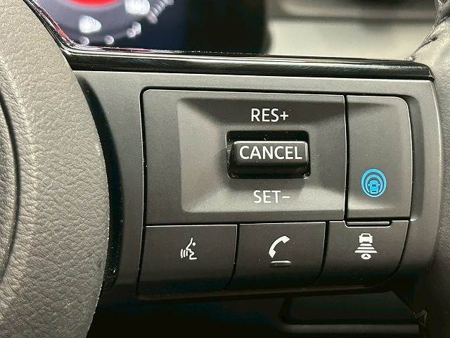 【レーダークルーズコントロール】装備で高速道路の運転も楽々です！追従型なので前の車両に合わせて速度調節ができ、渋滞などの際も楽々運転できますよ♪