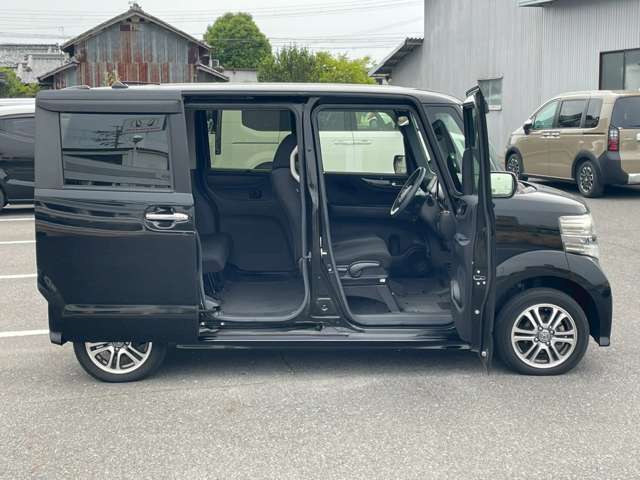 当社は八日市・八幡南・蒲生の3店舗ございます。新車中古車販売・車検・メンテナンスまで、お客様のカーライフをサポートさせて頂きます。