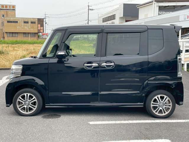 キッズコーナーも完備しております。お子様連れの方でも、ゆっくりとお車をご覧いただけます。ご家族みんなでご来店くださいませ♪