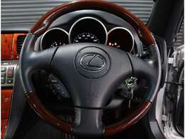 ★純正ウッド調/レザーコンビステアリング　★ハンドルグリップも程度良好です