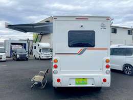 普通車登録なので、軽キャンピング車と比べて維持費が気になるかと思います。　自動車税＋弊社での車検料金を含む1年間の維持費はベース車となるハイゼットトラックで32，340円、こちらで61，420円です