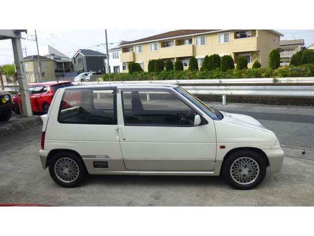 パールホワイトIIトン カラー2オーナー 車  禁煙ガレージ保管  ！！