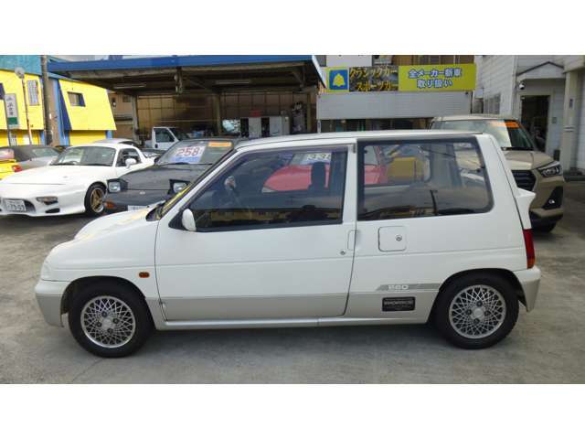 パールホワイトIIトン カラー2オーナー 車  禁煙ガレージ保管  ！！
