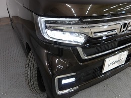 【LEDヘッドライト】ディスチャージヘッドライト（HID）と同等の明るさで、夜道や雨天走行が明るく視界良好！！　フォグライトも装備で、安心感さらにUPです♪安心ドライブを楽しんで下さい♪
