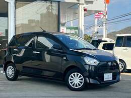 軽量化された車体と、ダイハツのエコ技術「イーステクノロジー」の進化により、JC08モードで最大35.2km/Lという優れた燃費性能を実現しています