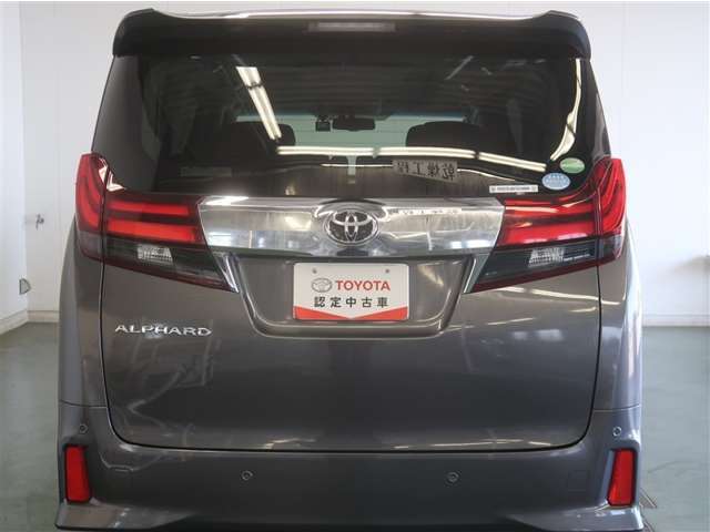 荷物をたっぷり載せて広々ドライビング♪夏でも冬でも、アウトドアやショッピングを思い切り楽しみましょう！