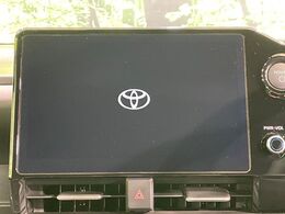 【10.5インチナビ】高級感とインパクトのある大画面ナビを装備。各種オーディオ操作はもちろん、スマホ連携もできる利便性の高いナビです♪