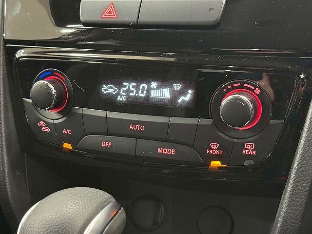 【オートエアコン】車内温度をセンサーが感知してご希望の車内温度になるよう、風量も自動で調整してくれます☆