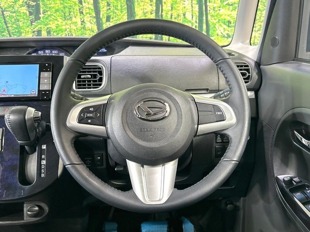 【純正革巻きステアリング】上質な革を使用することで、手にしっかり馴染みとても運転しやすいハンドルです♪