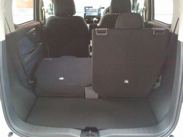 リヤ可倒式シート（5：5分割式）