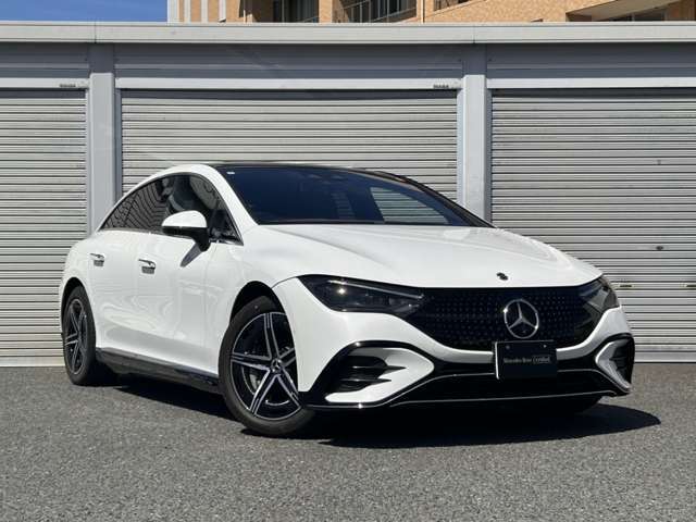 メルセデス・ベンツの定める厳しい基準をクリアしたお車のみをご案内させて頂きます。納車前整備はメーカー規定に基づき最大100項目にも及ぶ点検を熟練のメカニックによって行いご納車させて頂きます。