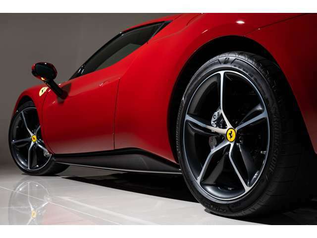 ■【Ferrari 純正 バッテリー充電キット】・【100V アース付 コンセントによる普通充電】・【Ferrari ロゴ入り 充電ケーブル（ケース付）】