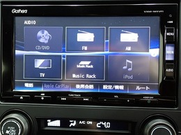 ホンダ純正ナビなのでダッシュボードにスッキリと収まっています。土地勘の無い所でも道に迷わず安心ですね！。AVも色々視聴でるのでドライブも楽しくなりますよ！