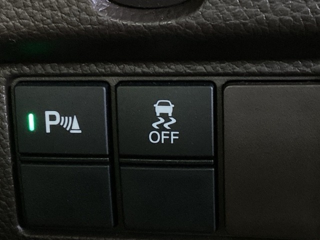 横滑り防止装置がついています。いざという時に安心ですね。