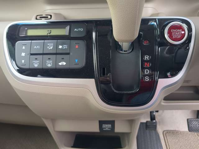 気になる点がございましたら、お気軽にお電話下さい。内外装の状態など、実物を見ながらの詳細確認説明を正確に申し上げます。また希望のお写真をメールやFAXでお送りさせていただきます。