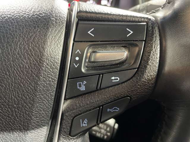 【運転席操作部】快適なドライブを楽しむための機能が装備されています！運転席から触れるので、使いやすいです！除菌プランいれていただくと、さらに清潔で安心していただけます！