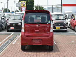 今の軽自動車は、とても広い！普通車と比べて維持費もお得で、家計に優しいですよ！