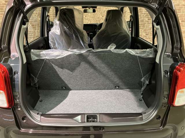 ■充実のアフターサービス■　車の販売はもちろん、自社整備工場・自社鈑金工場・オイル交換＆点検専門店舗を完備しておりますので納車後もお客様のカーライフをトータルでサポートいたします。