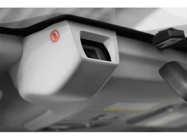 フロントガラスに取り付けられたステレオカメラがあなたの目となって危険から守ります☆彡