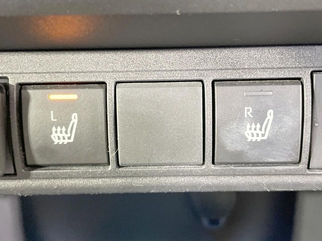 【シートヒーター】寒い日に重宝するシートヒーター！エアコンより早く温まってくれるので寒がりの人も安心ですね♪エアコンの温風は乾燥するから苦手、という方にもをおすすめです。