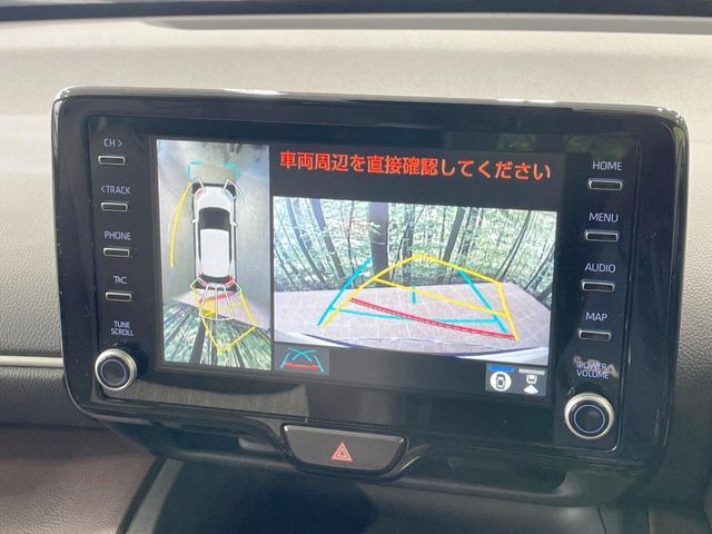 【パノラミックビューモニター】専用のカメラにより、上から見下ろしたような視点で360度クルマの周囲を確認することができます☆死角部分も確認しやすく、狭い場所での切り返しや駐車もスムーズに行えます。