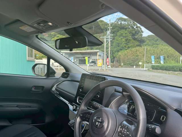 内装の状態はかなり綺麗な方です。電装品も正常に使用できます。