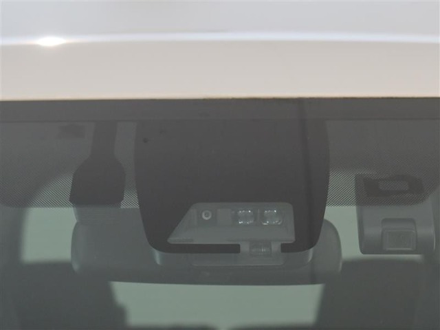 サポカーは、高齢運転者を含めたすべてのドライバーによる交通事故の発生防止・被害軽減対策の一環として、国が推奨する新しい自動車安全コンセプトです。詳しくは販売店スタッフまでおたずねください。