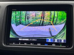 【バックカメラ】駐車時に後方がリアルタイム映像で確認できます。大型商業施設や立体駐車場での駐車時や、夜間のバック時に大活躍！運転スキルに関わらず、今や必須となった装備のひとつです！