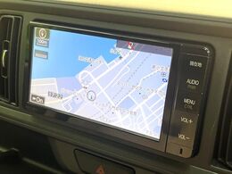 【純正ナビ】人気の純正ナビを装備。オーディオ機能も充実しており、Bluetooth接続すればお持ちのスマホやMP3プレイヤーの音楽を再生可能！毎日の運転がさらに楽しくなります！！