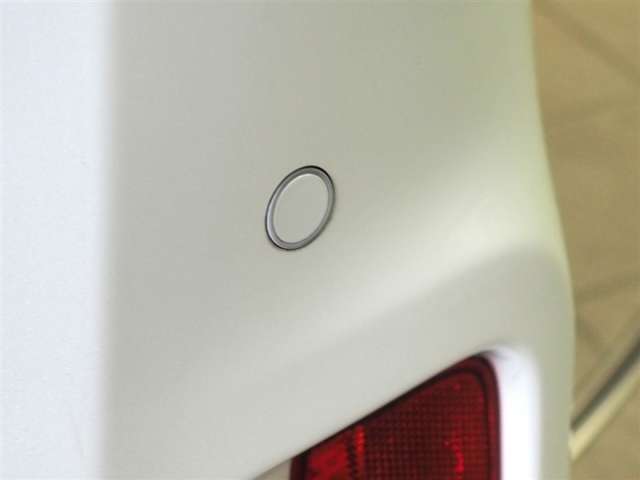 コーナーセンサー付きなので駐車が苦手な方でも安心ですね！