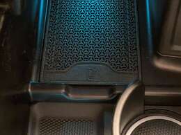 【運転席操作部】『運転席周辺の装備』の画像になります。快適なドライブを楽しむための機能が装備されています！運転席から触れるので使いやすいです！