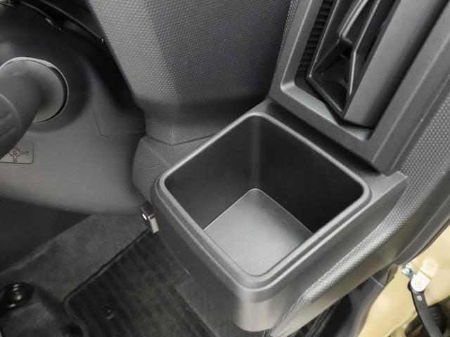 エアコン吹き出し口下部に設置されていますので使いやすさバッチリ！運転席から手の届くちょうどの位置です！