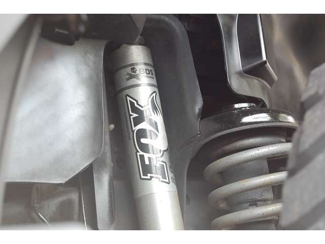 FOX 2.0ショックアブソーバー