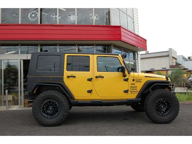 外装だけでなく走破性にも拘ったカスタム車です。