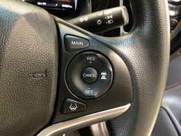 【アダプティブ・クルーズ・コントロール】予め設定した車速内でクルマが自動的に加減速。 前走車との適切な車間距離を維持しながら追従走行し、高速道路でのドライバーの疲労を軽減してくれる嬉しい機能付♪