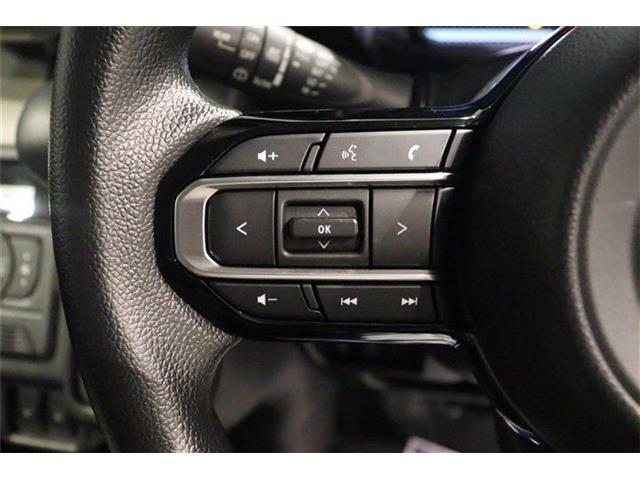 運転しながら操作が出来る画期的装備！これ便利です