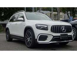 軽量なアルミニウム製ドライブユニット、追加ブレースによって、低重心を実現しながら、ねじり剛性を強化。正確なハンドリングや優れたロードインフォメーションをもたらします。