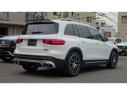 【2.0L直列4気筒エンジン＋BSG】ツインスクロールターボチャージャーの採用で、低回転からの素早いレスポンスと高回転までのスムーズな吹け上がりを実現。