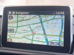 ●純正ナビ:一体感のあるナビは、高級感ある車内を演出してくれます。オーディオ機能も充実しておりますので、運転もより楽しめます♪