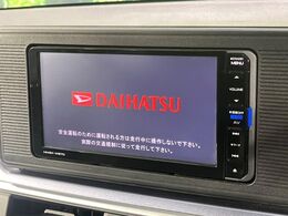 【純正ナビ】人気の純正ナビを装備。オーディオ機能も充実しており、Bluetooth接続すればお持ちのスマホやMP3プレイヤーの音楽を再生可能！毎日の運転がさらに楽しくなります！！