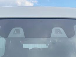 【スズキ　セーフティサポート】走行中に前方の車両等を認識し、衝突しそうな時は警報とブレーキで衝突回避と被害軽減をアシスト。より安全にドライブをお楽しみいただけます。