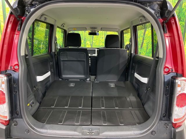 普段のお買い物や通勤、送迎等に十分な荷室スペースを確保しております。セカンドシートを倒すと、大きな荷物の積載も可能です♪