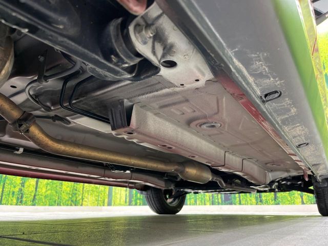お車を安心してお乗りいただく為には、足回りの定期点検が欠かせません。サービスサポート（有償保証）では無料点検もご提供しており、安心のカーライフをお過ごしいただけるサポート体制が整っています。