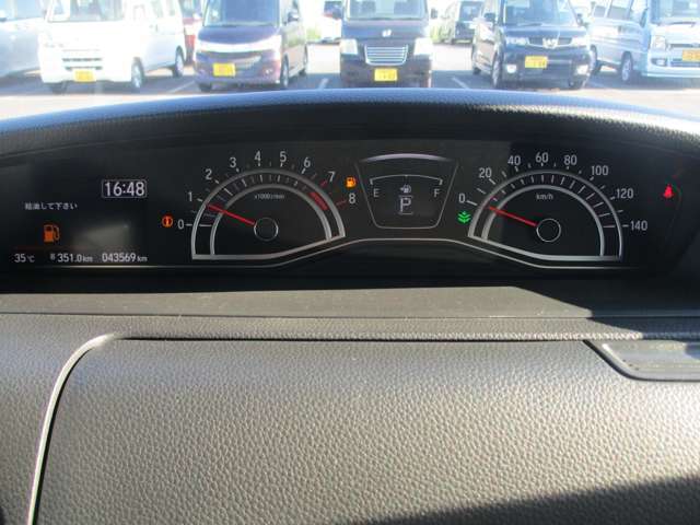 お車の買取も行っておりますので、お乗換えの場合はあなたの愛車の下取りも可能です。大切に乗られてきたお車だからこそ、まごころ込めて査定させていただきます。