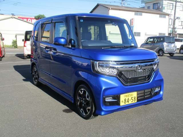 関東運輸局指定工場・民間車検場を敷地内に完備、アフターサービスもお任せください。板金や修理まで、経験豊かな従業員がしっかりと対応させていただきます。