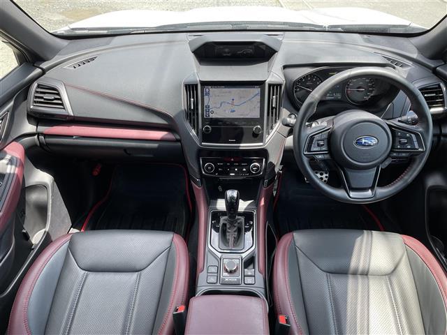 気になる車はすぐにお問い合わせください！画面右側の0066から始まる無料ダイヤルからお問い合わせ下さい！専門スタッフがお車のご質問にお答えいたします！