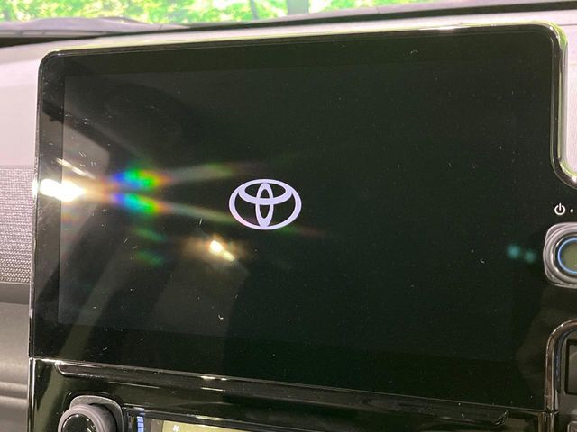 【10.5インチワイドナビ】高級感とインパクトのある大型ワイドナビを装備。各種オーディオ操作はもちろん、横長ワイド画面でのマップ2分割表示など、利便性も高いナビです♪