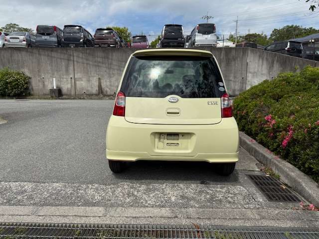 口コミを是非ご覧くださいませ。当社は月に20台～25台平均で販売させていただいておりますが強制ではなく、口コミはお客様が入れてくれるものなので月に口コミ件数は1件あるか無いかです。しかし本物です(^^)