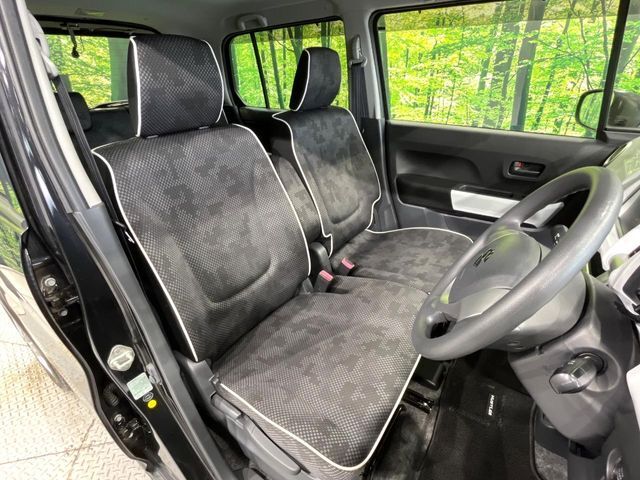 運転席シート廻りは使用感も少なく、良好な状態となっています。丁寧に使われていたことがよくわかりますね。